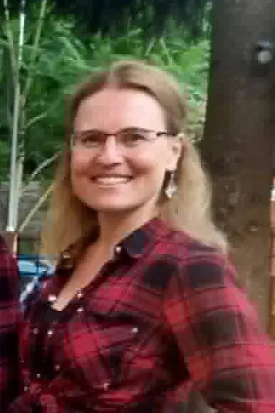 Hana Křivánková — klávesy, kytara, flétna, zpěv